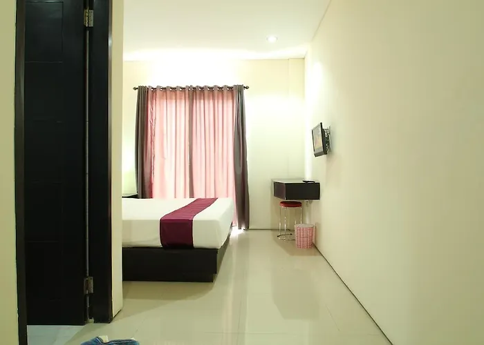 Airport Kuta And Residences 2*