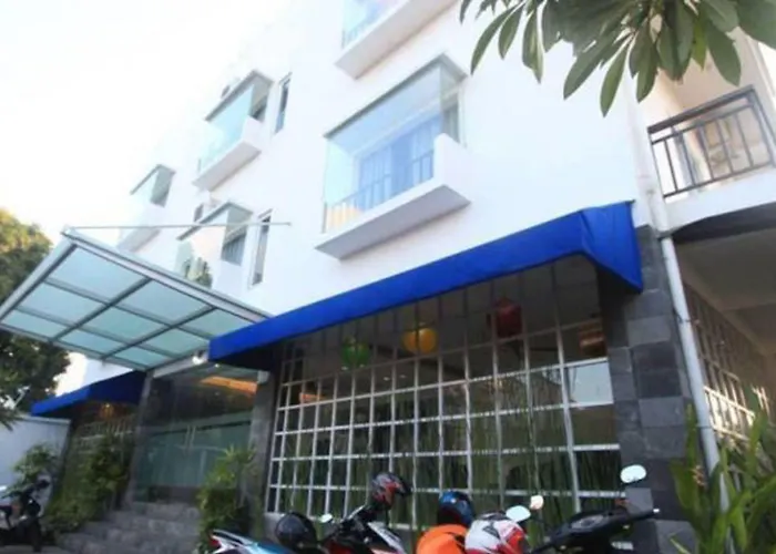 ホテル Airport Kuta And Residences