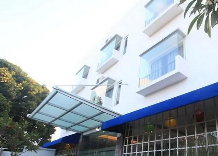 ホテル Airport Kuta And Residences