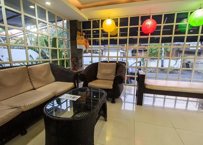 ホテル Airport Kuta And Residences