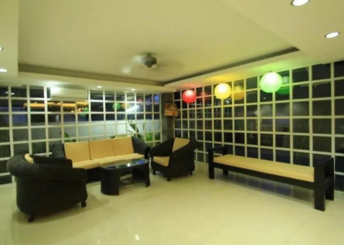 ホテル Airport Kuta And Residences 2*